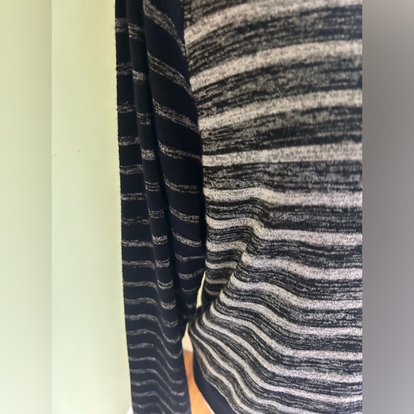 Rag and Bone The Knit Striped Pullover in Large. Heathered grey stripes /navy - Picture 2 of 16
